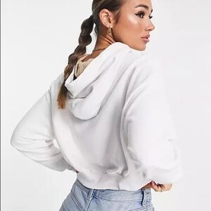 Levi’s white cropped hoodie